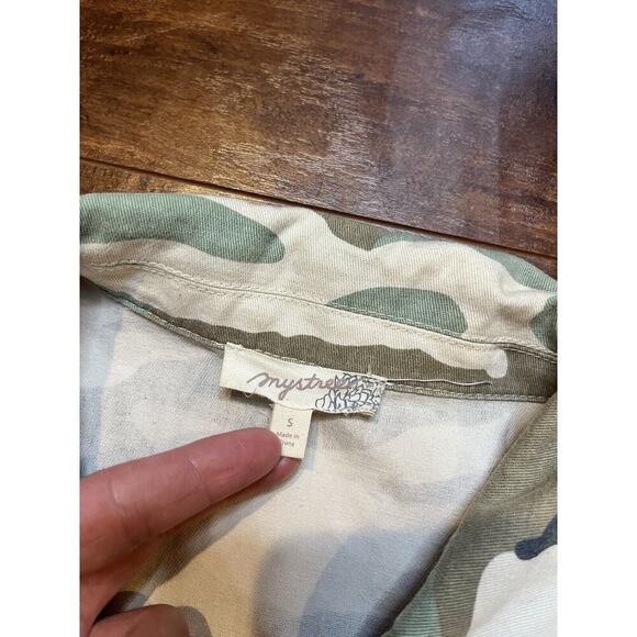 Mystree Camo Stretch Button Down Raw Hem Boho Casual Shirt Jacket Size Small - Picture 2 of 6